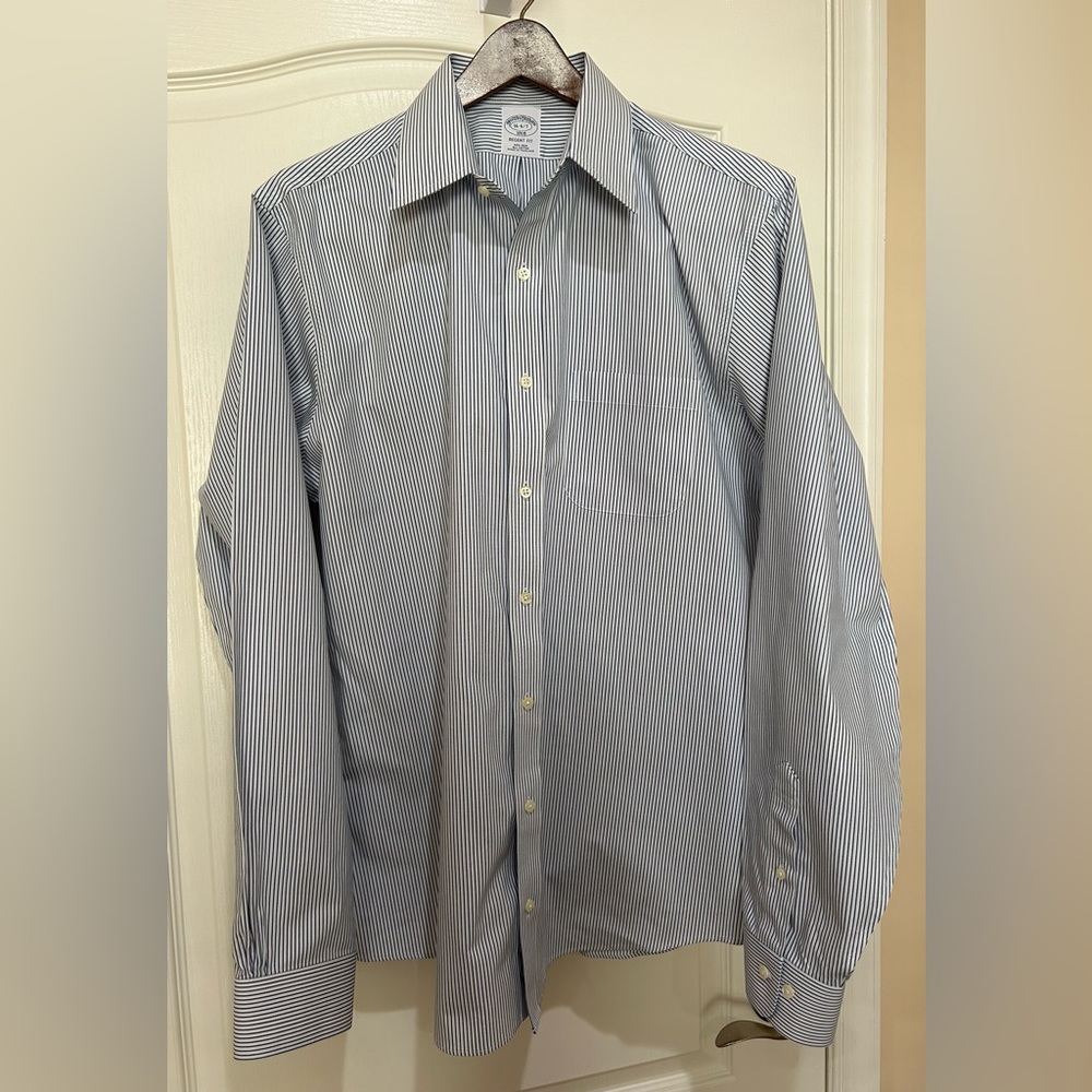Brooks Brothers Non-Iron Dress Shirt. Like new.  Regent fit.